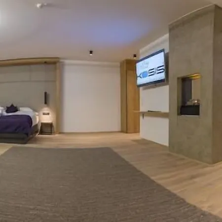 Отель Kosis Sports Lifestyle Фюген