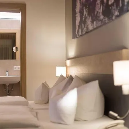 Otel Kosis Sports Lifestyle Fügen